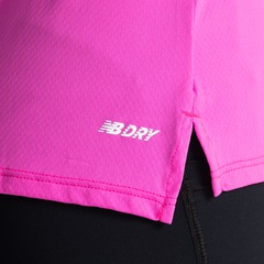 Camiseta Feminina New Balance Manga Curta Sport Essentials - Foto 6