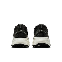Tênis Nike Vomero 18 Feminino - Foto 10