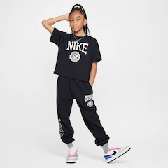 Camiseta Nike Sportswear Graphic Juvenil - Foto 6