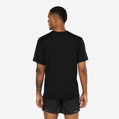 Camiseta Masculina Nike Manga Curta Dri-Fit UV Hyverse - Foto 3