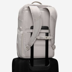 Mochila Nike Utility  Speed 2.0 27 Litros - Foto 4