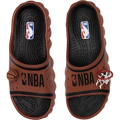 Chinelo Crocs NBA Echo Adulto - Foto 2