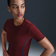 Camiseta Feminina Nike One Dri-Fit Fitted - Foto 2