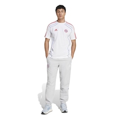 Camiseta do Bayern 25 adidas Masculina Manga Curta Urban Purist - Foto 3