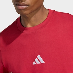 Camiseta Básica adidas Logo Pequeno - Masculina - Foto 5