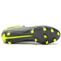 Chuteira de Campo Adulto Puma Ultra 5 Play - Foto 6