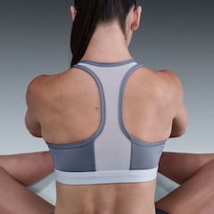 Top com Bojo Nike Swoosh Adulto - Foto 3