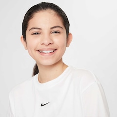 Camiseta Nike Sportswear Essentials Juvenil - Foto 4