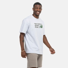 Camiseta New Balance Athletics Relaxed Premium Chest Logo Masculina - Foto 5