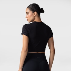 Camiseta Nike Sportswear Chill Knit Feminina - Foto 2
