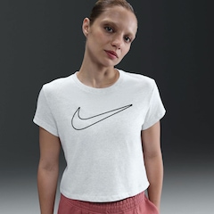 Camiseta Nike Sportswear Club Feminina - Foto 3