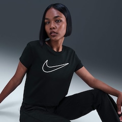 Camiseta Nike Sportswear Club Feminina - Foto 6