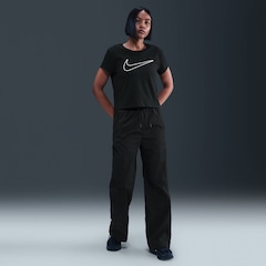 Camiseta Nike Sportswear Club Feminina - Foto 2