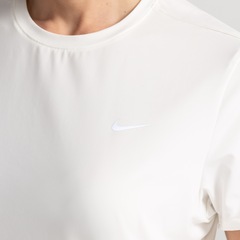Camiseta Nike Swift Feminina - Foto 4