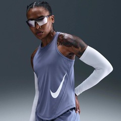 Camiseta Regata Nike Tempo Swoosh Hybrid Tank Feminina - Foto 2