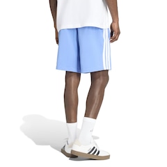 Bermuda adidas Malha Simples Essentials Três Listras Masculina - Foto 2