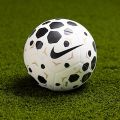 Bola de Futebol Nike Pitch - Foto 2