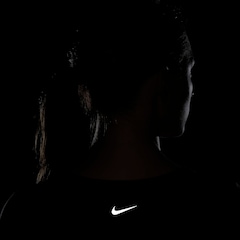 Camiseta Cropped Nike Dri-FIT One Feminina - Foto 6