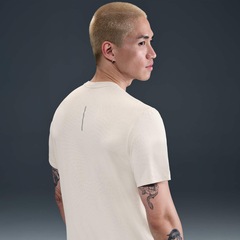 Camiseta Nike Run Div Masculina - Foto 4