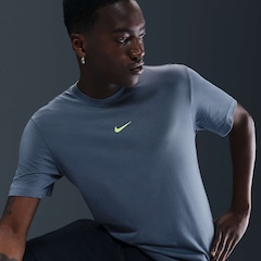 Camiseta Nike Sportswear Masculina - Foto 4