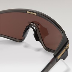 Óculos de Sol Oakley Latch Panel Matte Black - Foto 5