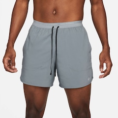 Bermuda Nike Dri-FIT 5in Stride Masculina - Foto 2