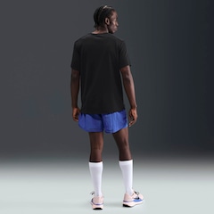 Camiseta Nike Winter Miler Masculina - Foto 6