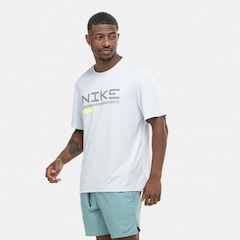 Camiseta Nike Winter Miler Masculina - Foto 5