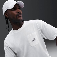 Camiseta Nike Sportswear Patch Masculina - Foto 4