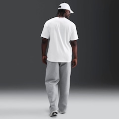 Camiseta Nike Sportswear Patch Masculina - Foto 6