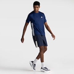 Camiseta adidas Workout Essentials Base 3S - Masculina - Foto 3