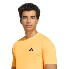 Camiseta adidas Workout Essentials Base - Masculina - Foto 4
