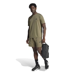 Camiseta adidas Workout Essentials Base - Masculina - Foto 4