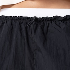 Calça Nike Sportswear Loose Parachute Pants Feminina - Foto 5