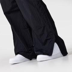 Calça Nike Sportswear Loose Parachute Pants Feminina - Foto 6