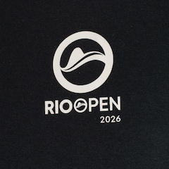 Camiseta Fila Regular Premium Rio Open26 - Masculina - Foto 5