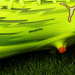 Chuteira de Campo Adulto PUMA Ultra 6 Match - Foto 11