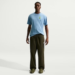 Camiseta Nike Sportswear Café Swoosh Mug Unissex - Foto 3
