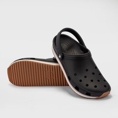 Sandália Crocs Classic Retro Runner Masculino - Foto 2