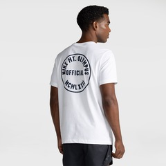 Camiseta Nike Sportswear Celebrate Brand Unissex - Foto 2