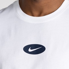 Camiseta Nike Sportswear Celebrate Brand Unissex - Foto 4