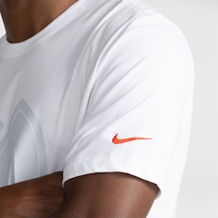 Camiseta Nike Sportswear Masculina - Foto 6