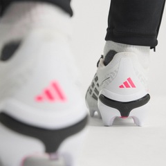 Chuteira de Campo Adulto adidas Predator League - Foto 19