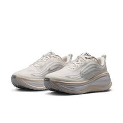 TENIS NIKE VOMERO PLUS SE - Foto 9