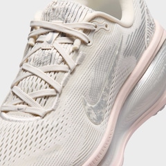 Tênis Nike Vomero 18 SE Feminino Corrida - Foto 8