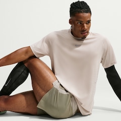 Camiseta Nike AF Stride Masculina Corrida - Foto 4