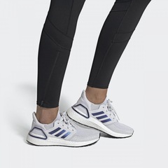 Tênis adidas UltraBoost 20 - Feminino - Foto 7