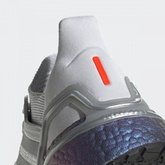 Tênis adidas UltraBoost 20 - Feminino - Foto 4