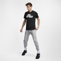 Camiseta Nike Sportswear Just do It - Masculina - Foto 4