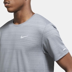 Camiseta Nike Dri-Fit Miler - Masculina - Foto 2